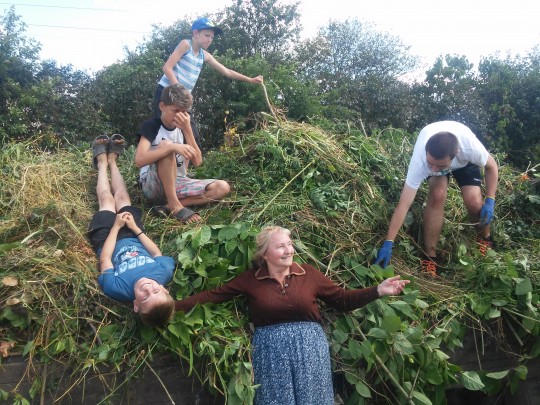 Alicja i pomagająca nam młodzież z Tłumacza