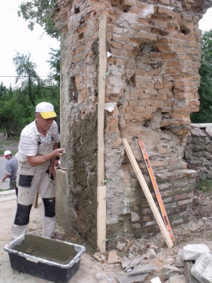 Praca przy bramie wre