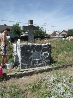 Prawie ukończone wypełnianie ubytków fug