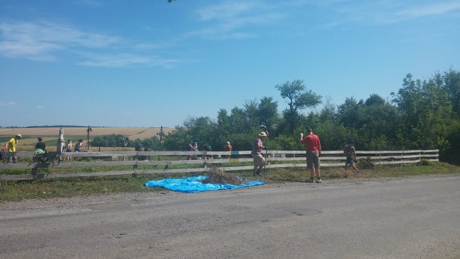 porządki wokół cmentarza w Nowym Suchodole