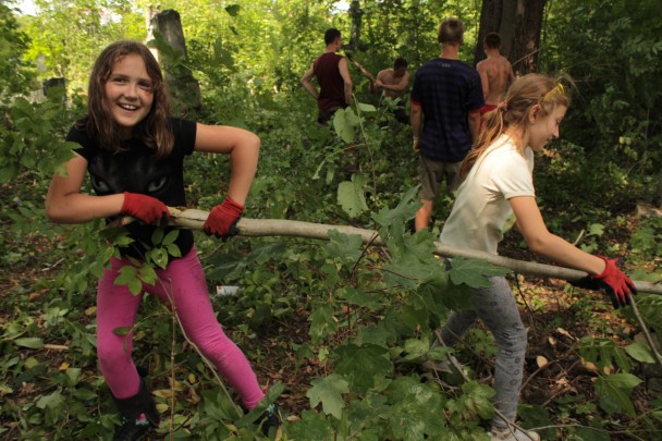Zbaraż - pracowali również najmłodsi