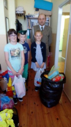 19433825_881387145352063_51888268_n