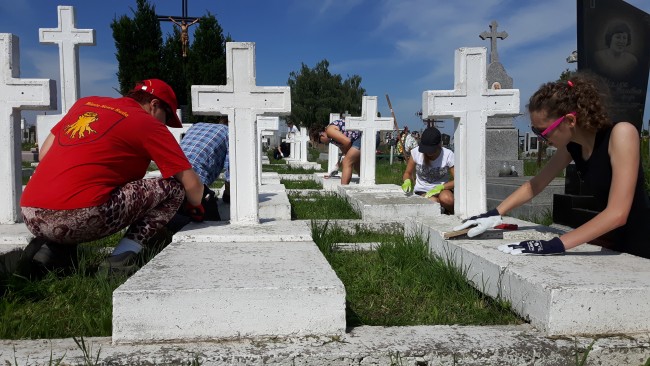 Busk- czyszczenie mogił w Kwaterze Legionistów