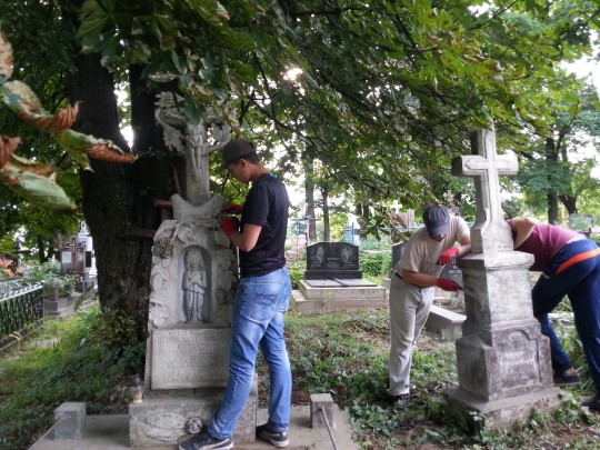 Chłopcy przy pracy 2