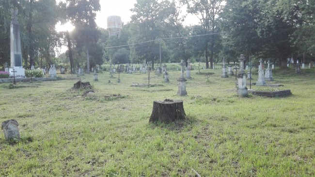 Cmentarz w Komarnie - po zakończeniu prac (3)