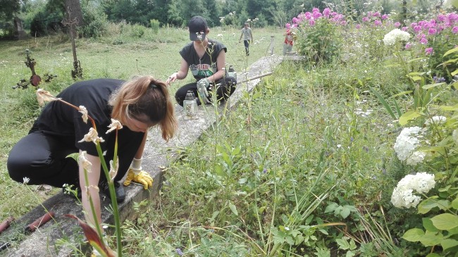 Komarno - prace przy pomniku