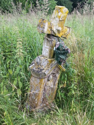 Nagrobek w miejscu spalenia ludzi 2