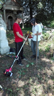 Prace na cmentarzu w Tuligłowach (5)