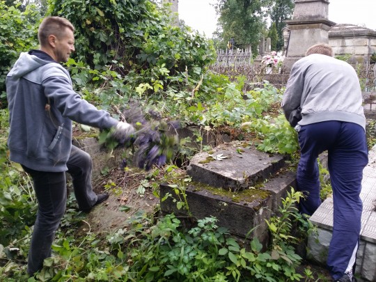 Tarnopol, zapalanie zniczy (5)