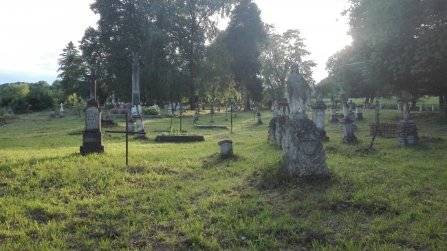 Cmentarz w Komarnie - po zakończeniu prac (2)